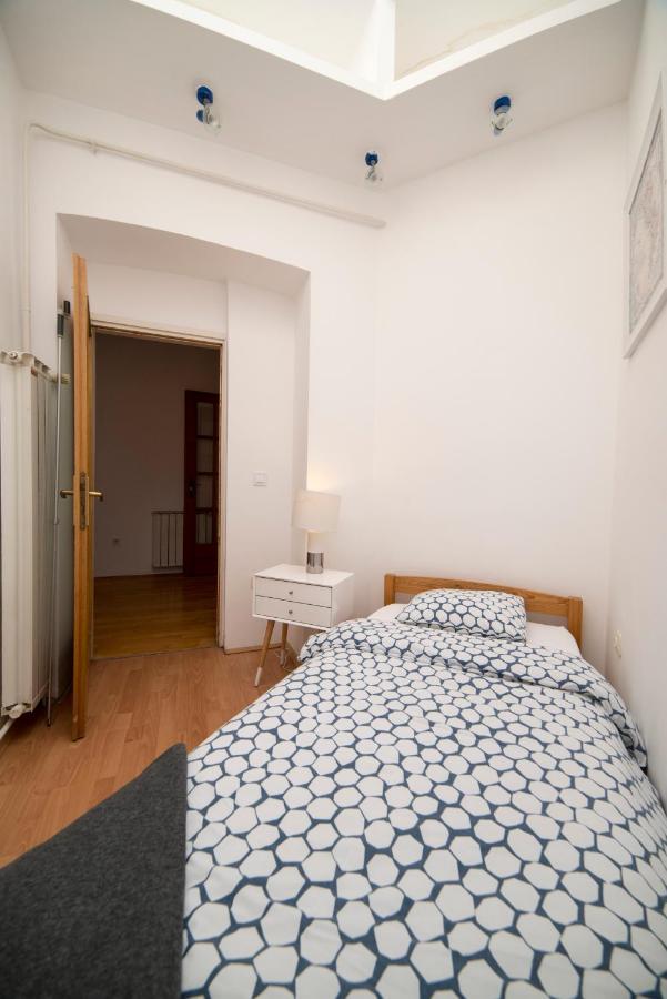 Octogon Apartment Zagreb Buitenkant foto